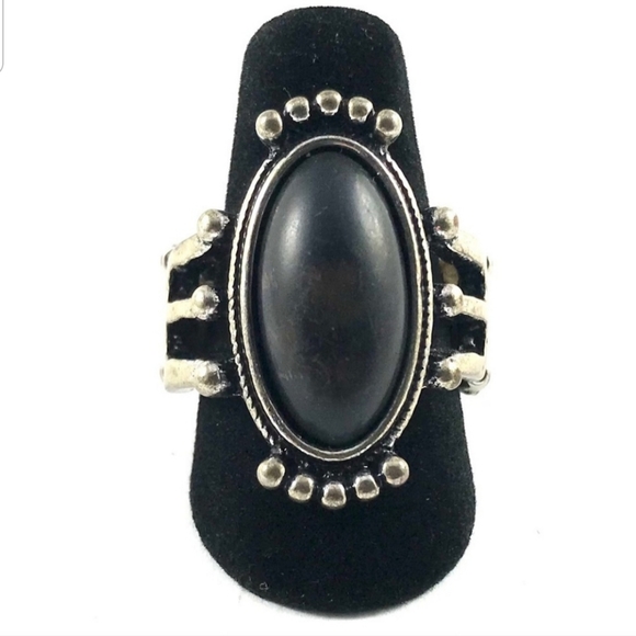 Boutique 9 Jewelry - Statement Ring
